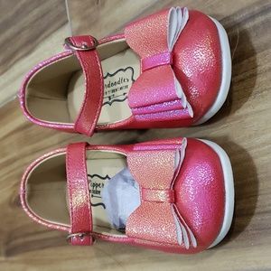 Pipperdoodles red sparkle bow shoes size 8 toddler